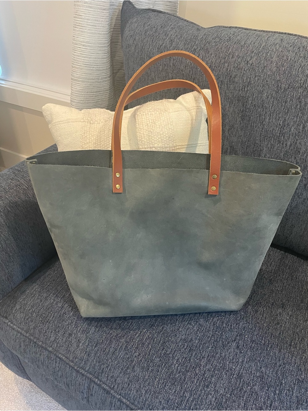 Portland Leather Large Peppercorn Tote - Picture 2 of 13